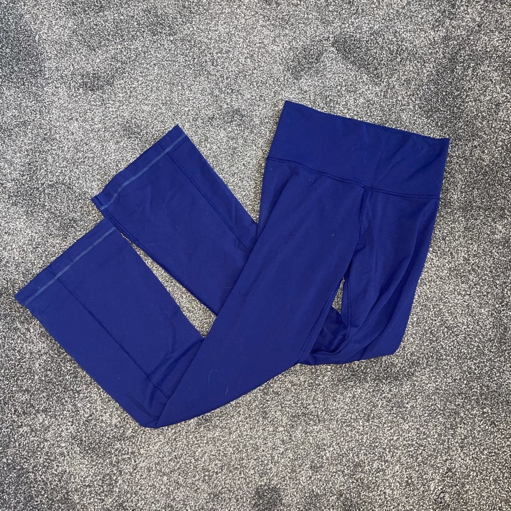 Blue lulu lemon yoga pants